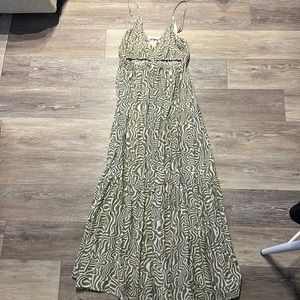 Maxi dress with cutouts